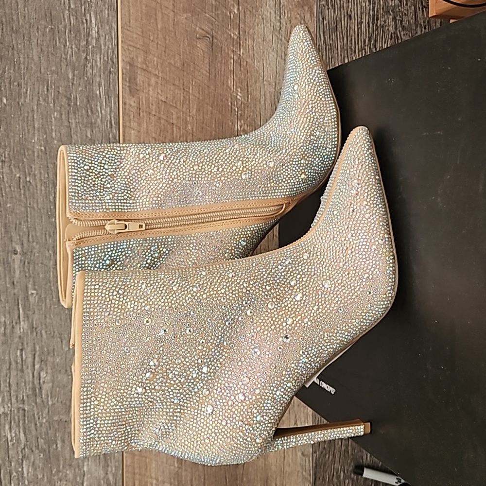 INC Rhinestones botties on cream base size 7.5